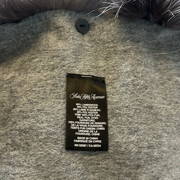 NWOT Saks 5th Avenue, Lambswool Cape with REAL Fox Fur Collar - Picture 3 of 4